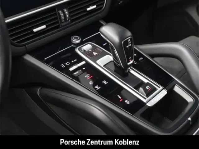 Porsche Cayenne GTS 06/2021-photo-19