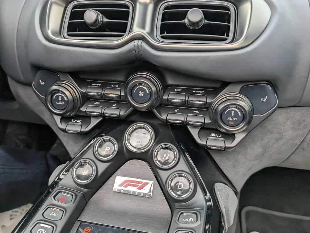 Aston Martin Vantage Roadster F1 Ed.*CARBON*360°GARANTIE 4.27 04/2024-photo-33