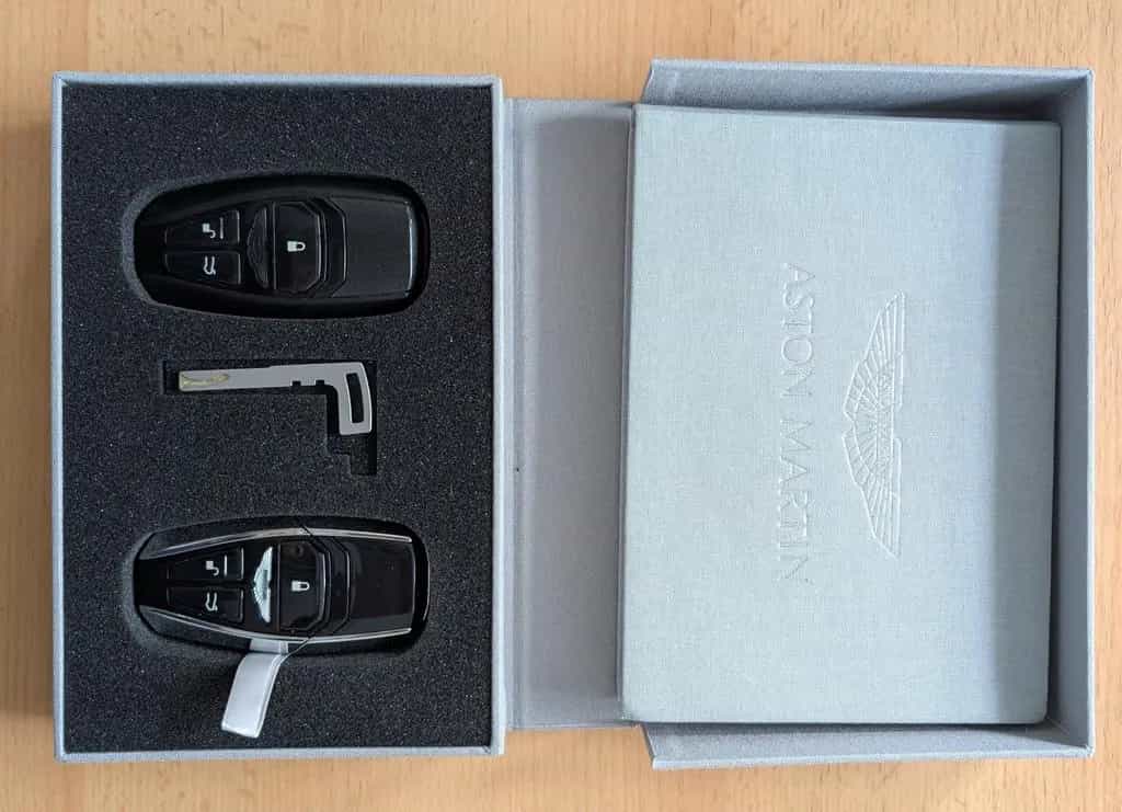 Aston Martin Vantage Roadster F1 Ed.*CARBON*360°GARANTIE 4.27 04/2024-photo-44