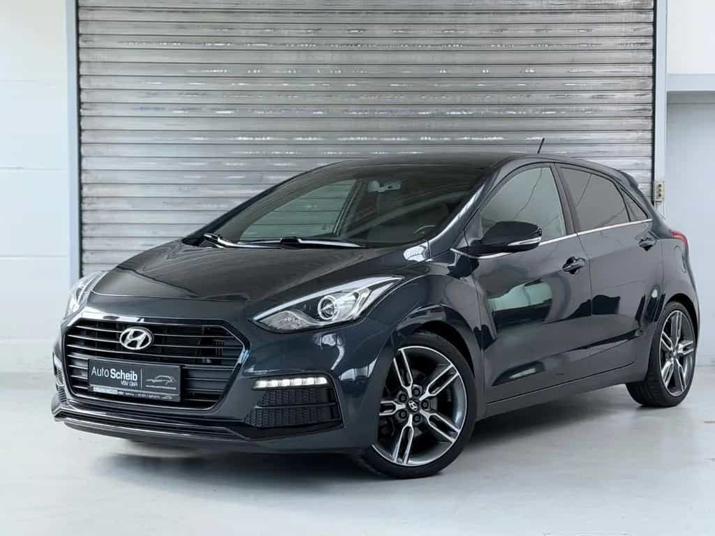 Hyundai i30 Turbo*Kamera*Bi-Xenon*Navi*SHZ* 06/2016-photo-0