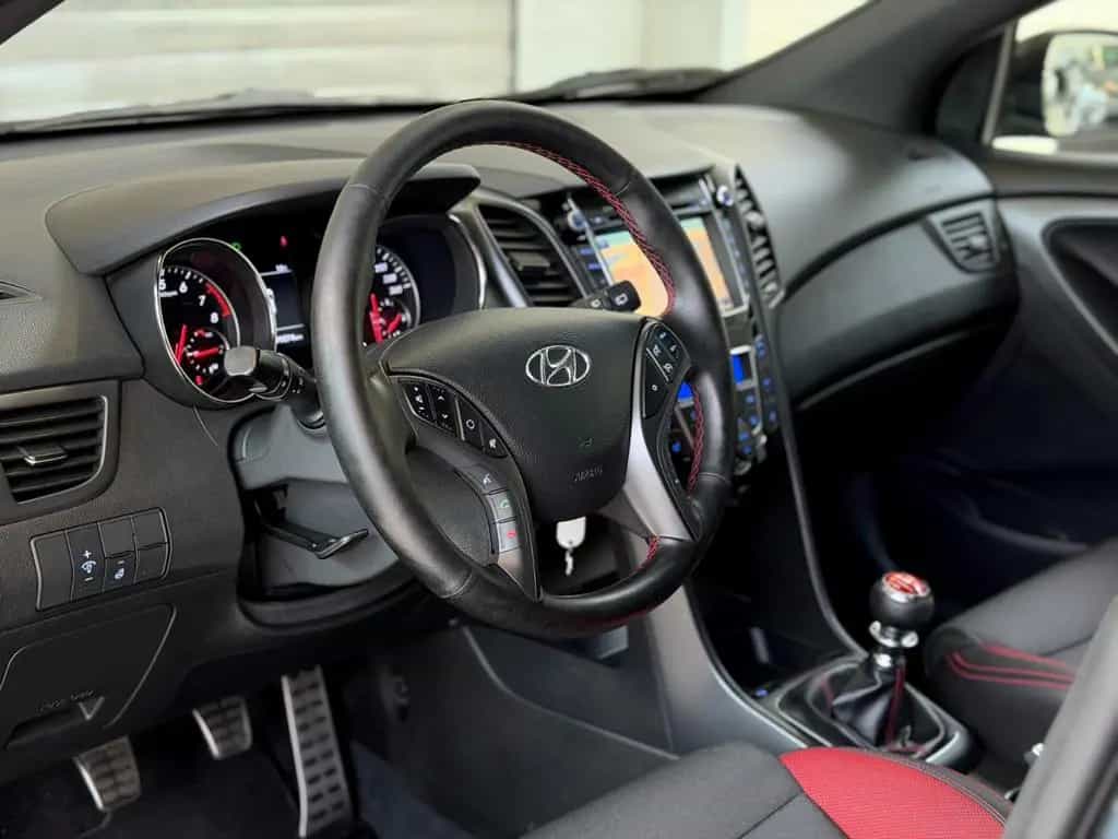 Hyundai i30 Turbo*Kamera*Bi-Xenon*Navi*SHZ* 06/2016-photo-14