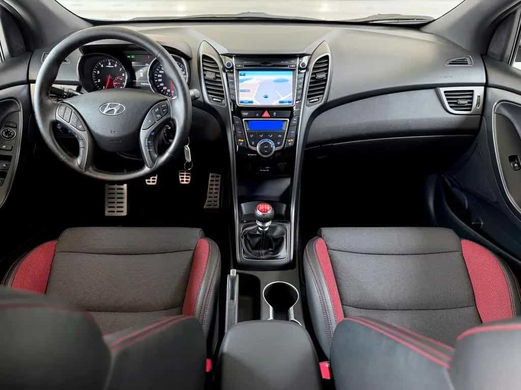 Hyundai i30 Turbo*Kamera*Bi-Xenon*Navi*SHZ* 06/2016-photo-25