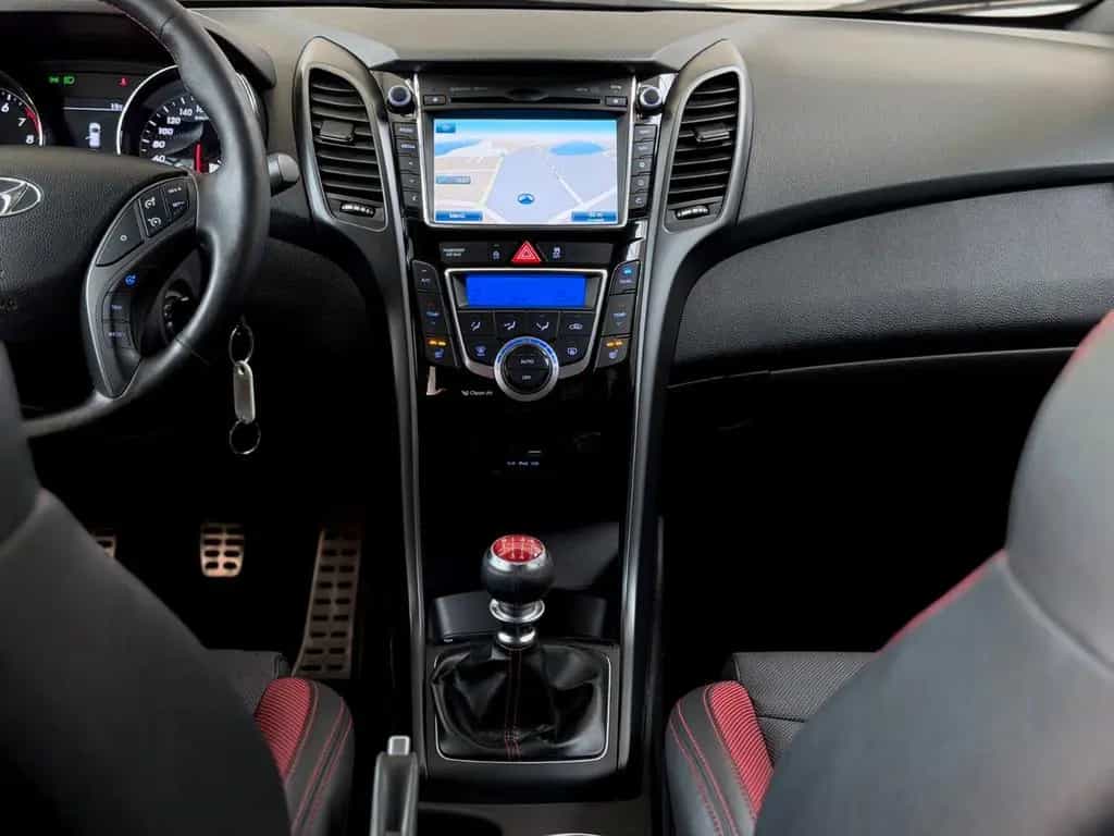 Hyundai i30 Turbo*Kamera*Bi-Xenon*Navi*SHZ* 06/2016-photo-26