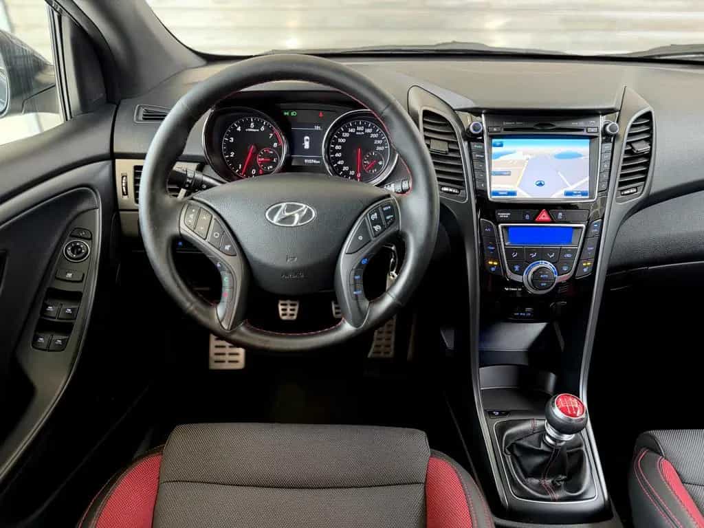 Hyundai i30 Turbo*Kamera*Bi-Xenon*Navi*SHZ* 06/2016-photo-27