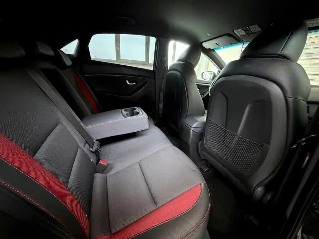 Hyundai i30 Turbo*Kamera*Bi-Xenon*Navi*SHZ* 06/2016-photo-29
