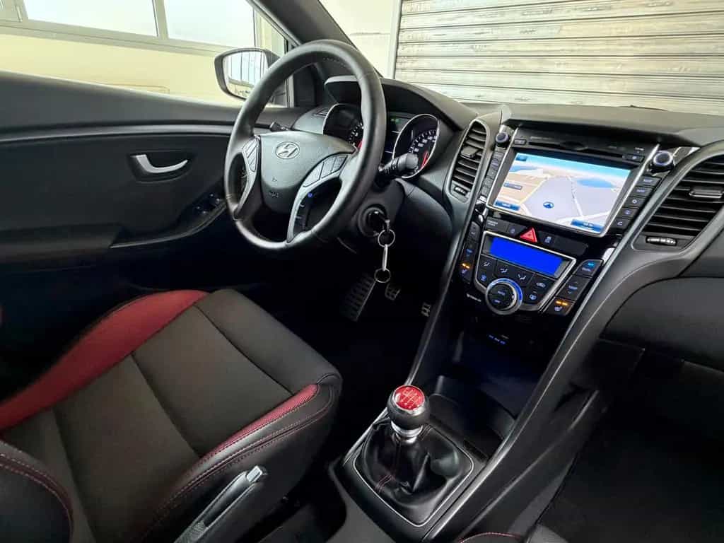 Hyundai i30 Turbo*Kamera*Bi-Xenon*Navi*SHZ* 06/2016-photo-31