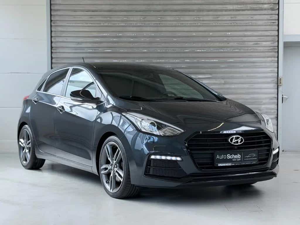Hyundai i30 Turbo*Kamera*Bi-Xenon*Navi*SHZ* 06/2016-photo-4
