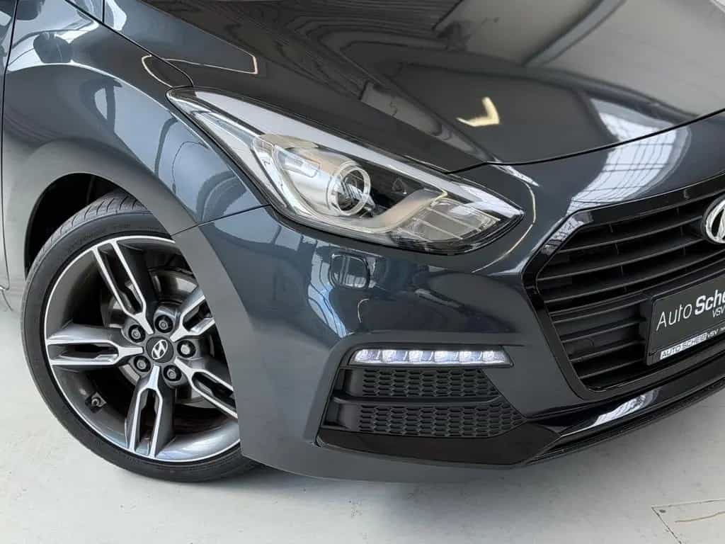 Hyundai i30 Turbo*Kamera*Bi-Xenon*Navi*SHZ* 06/2016-photo-6