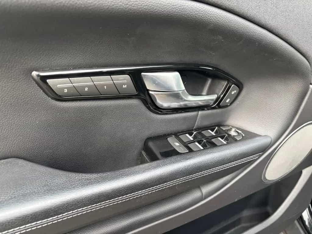 Land Rover Range Rover Evoque 08/2016-photo-11