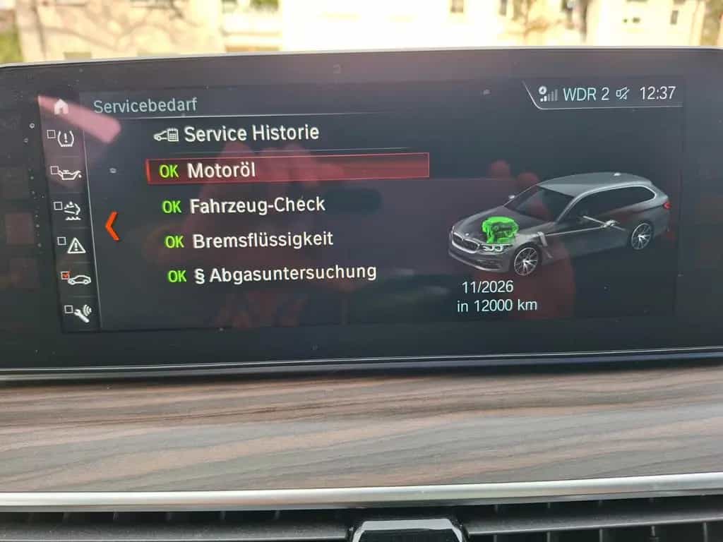 BMW 5 Series 530d xDrive Touring 04/2018-photo-3