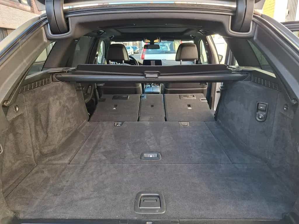 BMW 5 Series 530d xDrive Touring 04/2018-photo-4