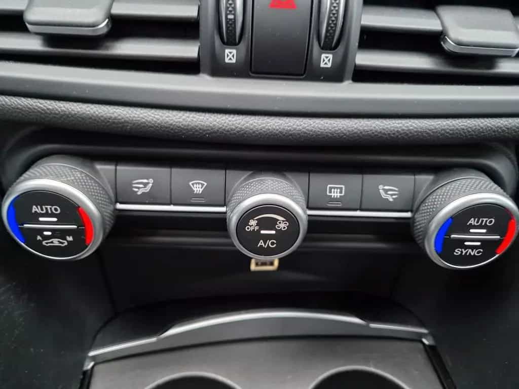 Alfa Romeo Giulia 2.2 Turbodiesel 160 CV AT8 Exe 11/2020-photo-13