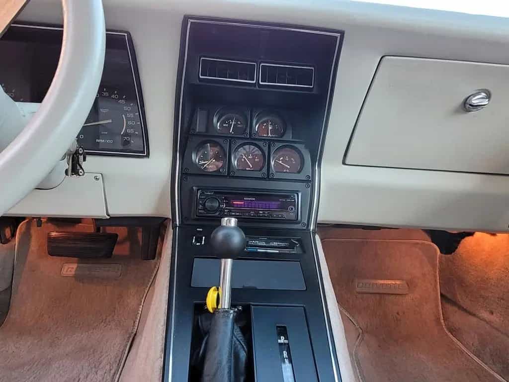 Corvette C3 Anniversary Silver Edition, 224PS 12/1978-photo-10