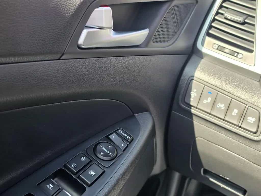 Hyundai TUCSON 1.6 Premium 4WD|Auto|Pano|Kamera|Leder|Bo 04/2017-photo-38