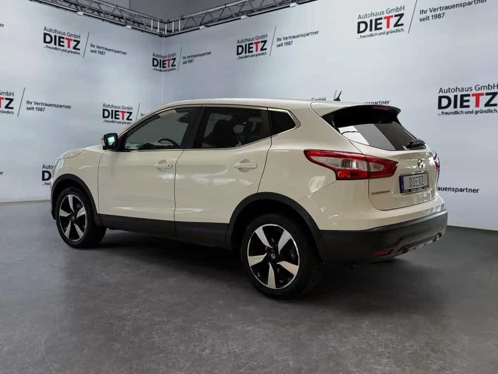 Nissan Qashqai 1.2 DIG-T N-Vision*NAVI*360*SPUR*SHZ*KEY 07/2017-photo-4