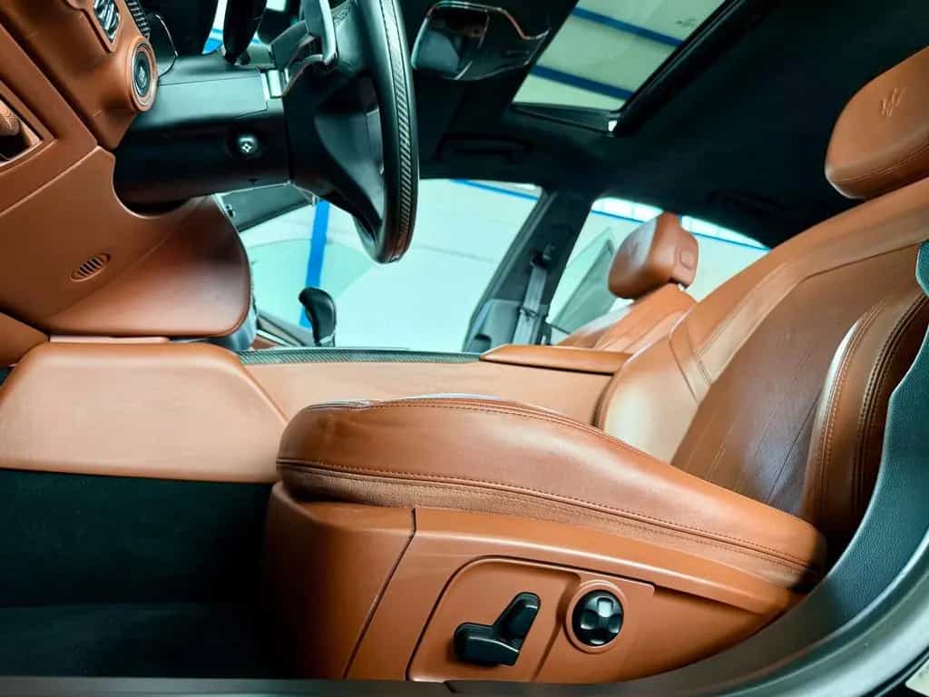 Maserati Quattroporte 3.8 V8 GTS Automatik*Sehr Gepflegt* 07/2014-photo-36