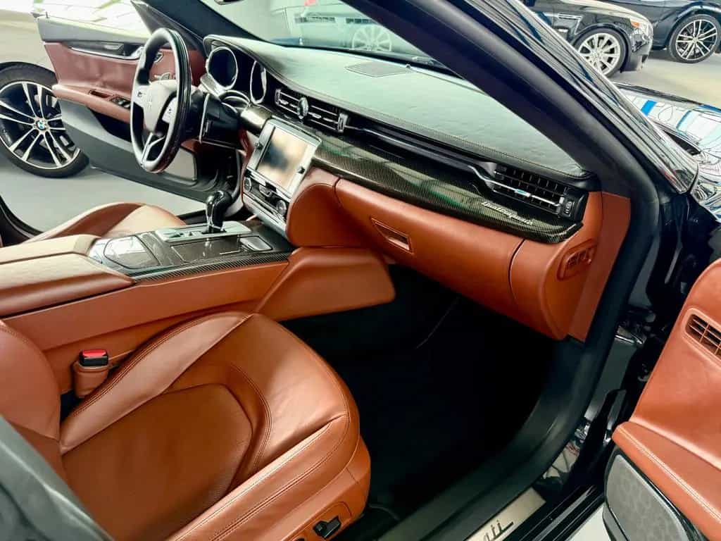 Maserati Quattroporte 3.8 V8 GTS Automatik*Sehr Gepflegt* 07/2014-photo-38