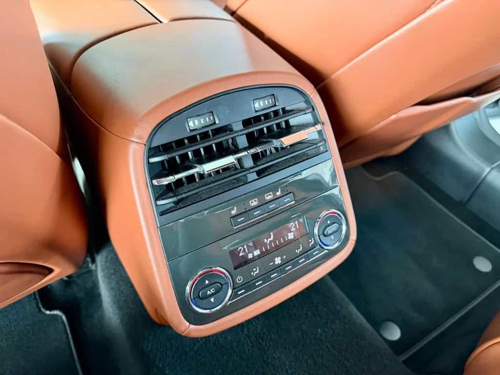 Maserati Quattroporte 3.8 V8 GTS Automatik*Sehr Gepflegt* 07/2014-photo-44