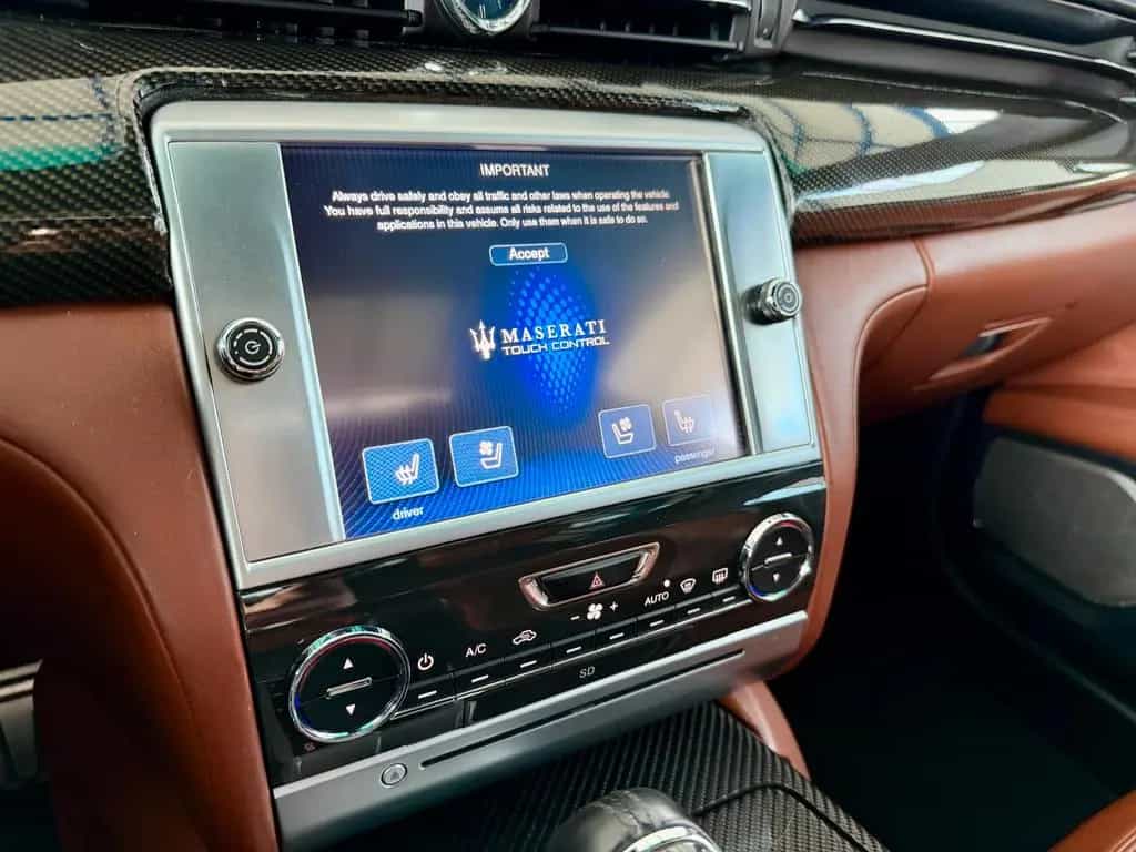Maserati Quattroporte 3.8 V8 GTS Automatik*Sehr Gepflegt* 07/2014-photo-45