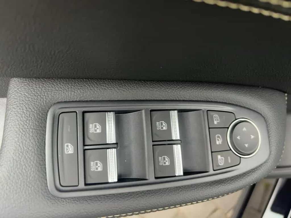 Renault Arkana Techno Mild Hybrid 140 EDC Klimaautomatik 03/2026-photo-25