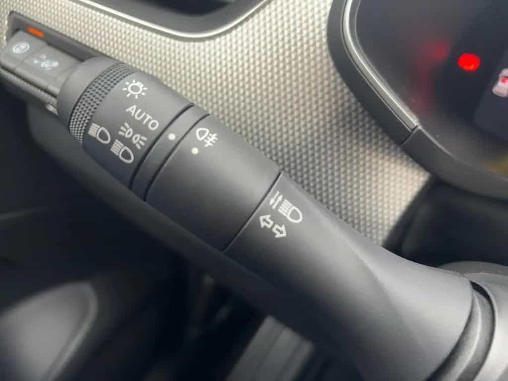 Renault Arkana Techno Mild Hybrid 140 EDC Klimaautomatik 03/2026-photo-27