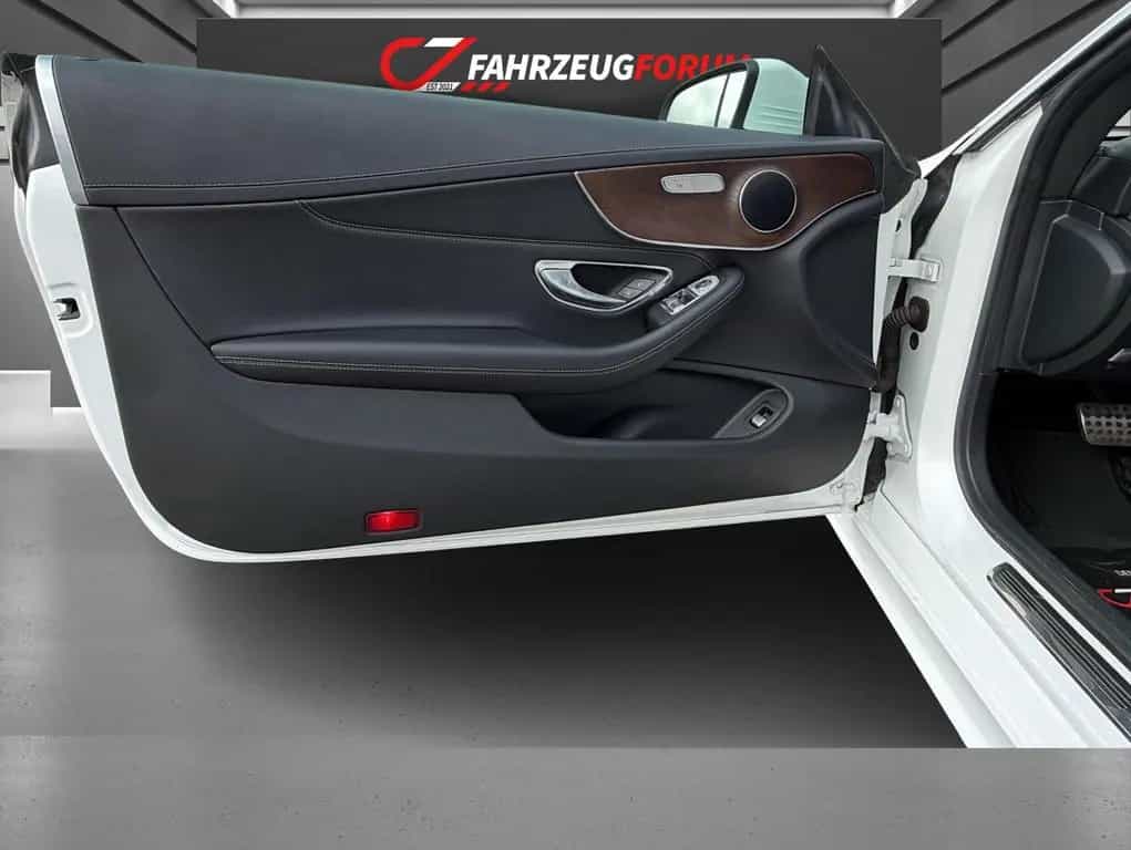 Mercedes-Benz C-Class 180 Coupe Pano*LED*Touchpad*Keyless 01/2016-photo-20