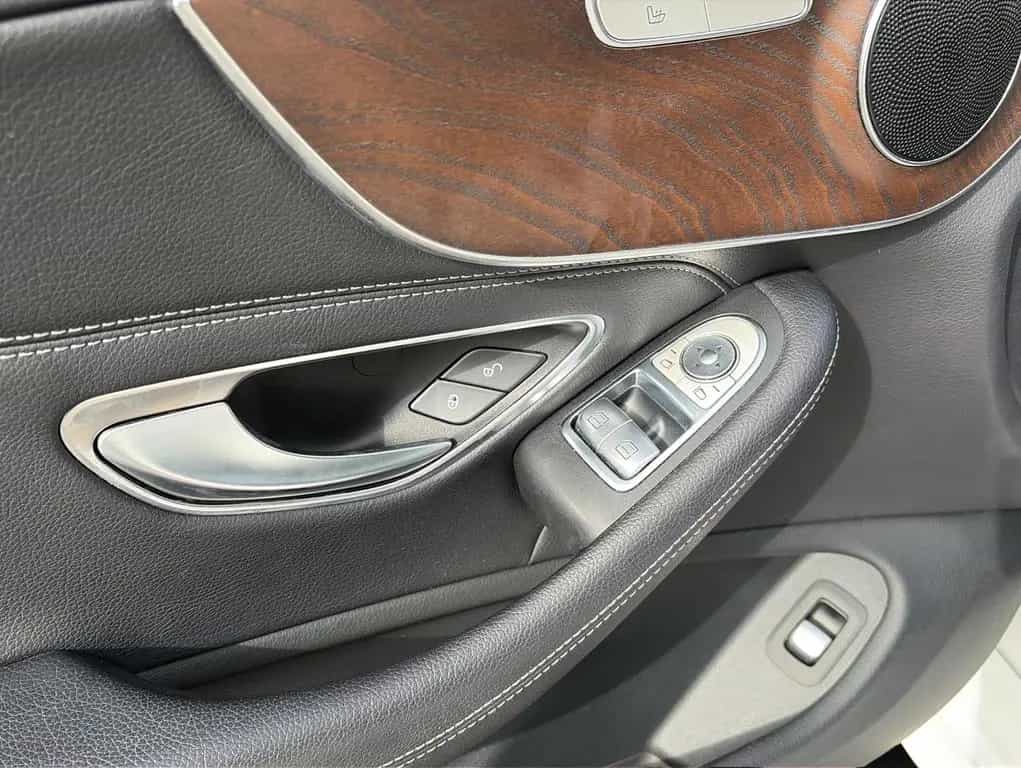 Mercedes-Benz C-Class 180 Coupe Pano*LED*Touchpad*Keyless 01/2016-photo-24