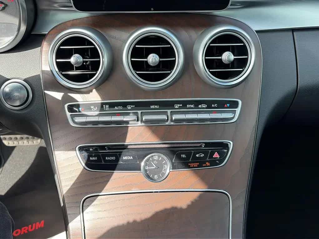 Mercedes-Benz C-Class 180 Coupe Pano*LED*Touchpad*Keyless 01/2016-photo-28