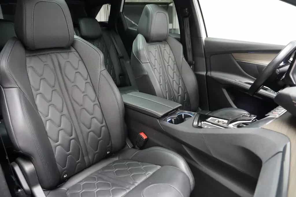 Peugeot 3008 1.5 HDi GT-Line Leder PANO AHK Kamera ACC 03/2021-photo-19
