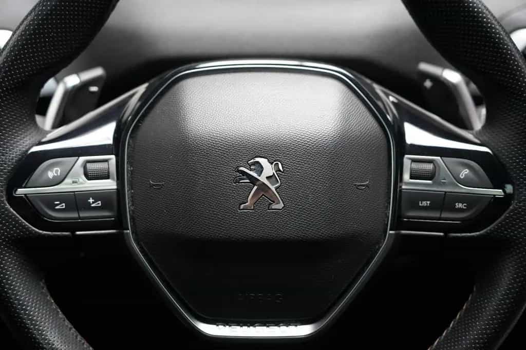 Peugeot 3008 1.5 HDi GT-Line Leder PANO AHK Kamera ACC 03/2021-photo-24