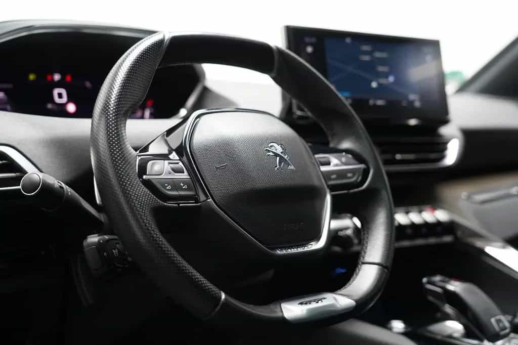 Peugeot 3008 1.5 HDi GT-Line Leder PANO AHK Kamera ACC 03/2021-photo-26
