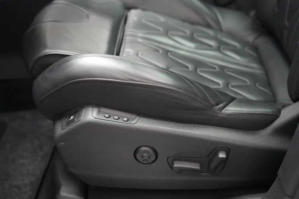 Peugeot 3008 1.5 HDi GT-Line Leder PANO AHK Kamera ACC 03/2021-photo-41