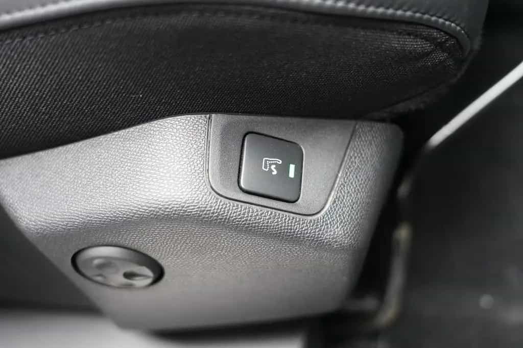 Peugeot 3008 1.5 HDi GT-Line Leder PANO AHK Kamera ACC 03/2021-photo-42