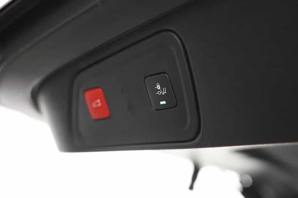 Peugeot 3008 1.5 HDi GT-Line Leder PANO AHK Kamera ACC 03/2021-photo-46