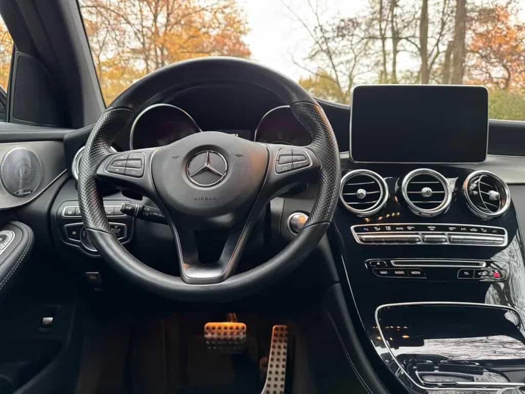 Mercedes-Benz GLC-Class Coupe 43 AMG 4Matic Rote Gurte Performance 10/2018-photo-14