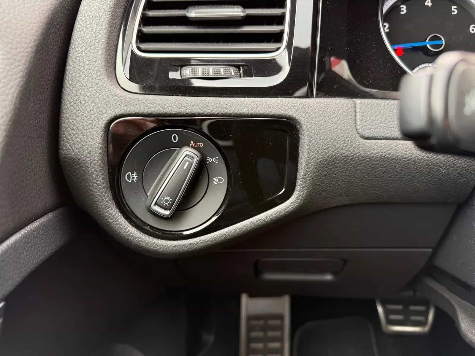 Volkswagen Golf 01/2016-photo-21