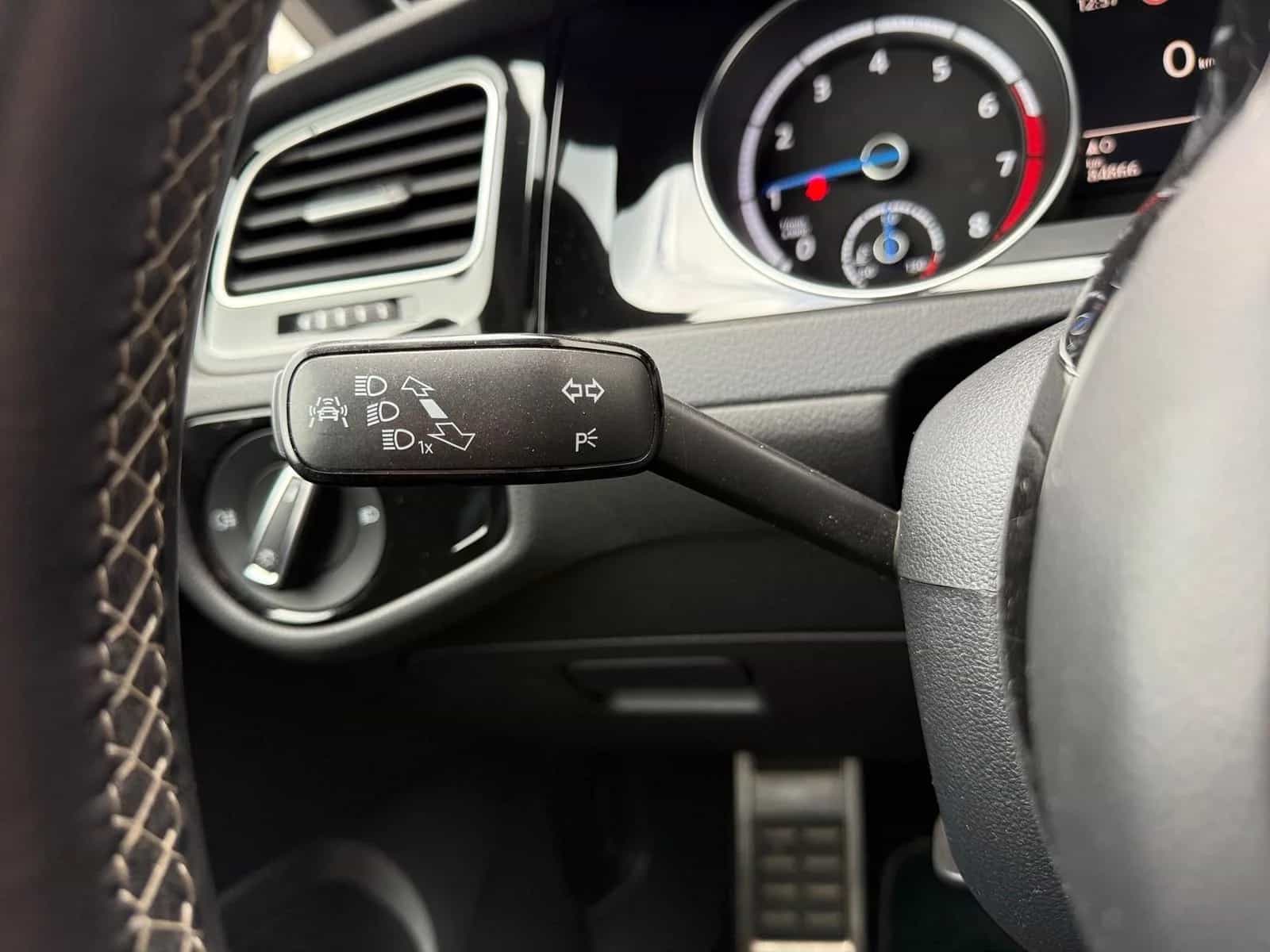 Volkswagen Golf 01/2016-photo-22