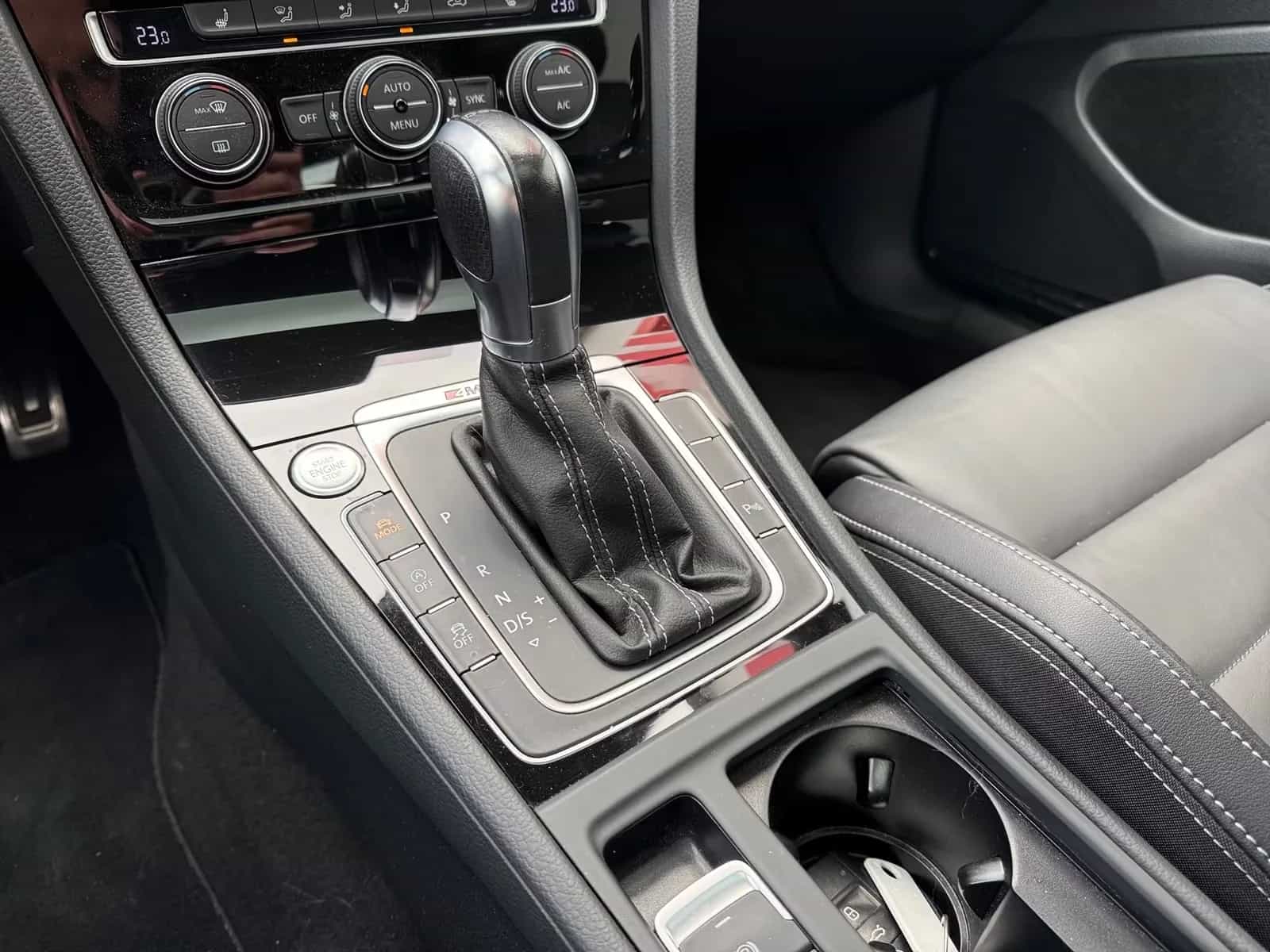 Volkswagen Golf 01/2016-photo-28