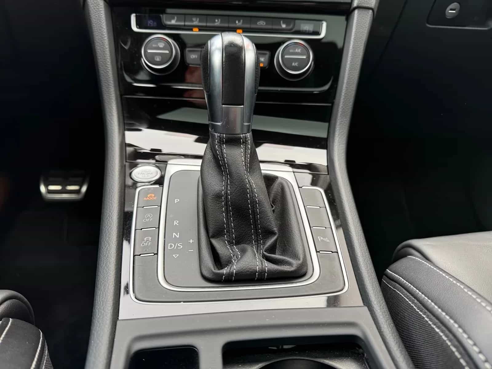 Volkswagen Golf 01/2016-photo-29