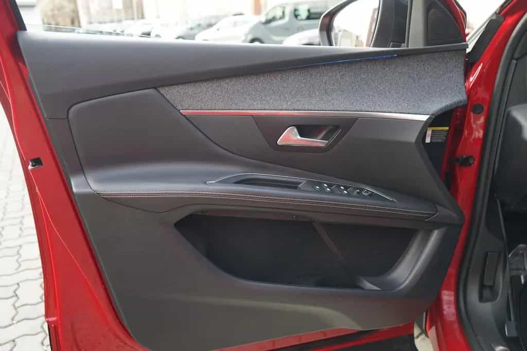 Peugeot 3008 1.6 GT-Line Aut. LED Navi Totwinkel Kamera 05/2018-photo-26