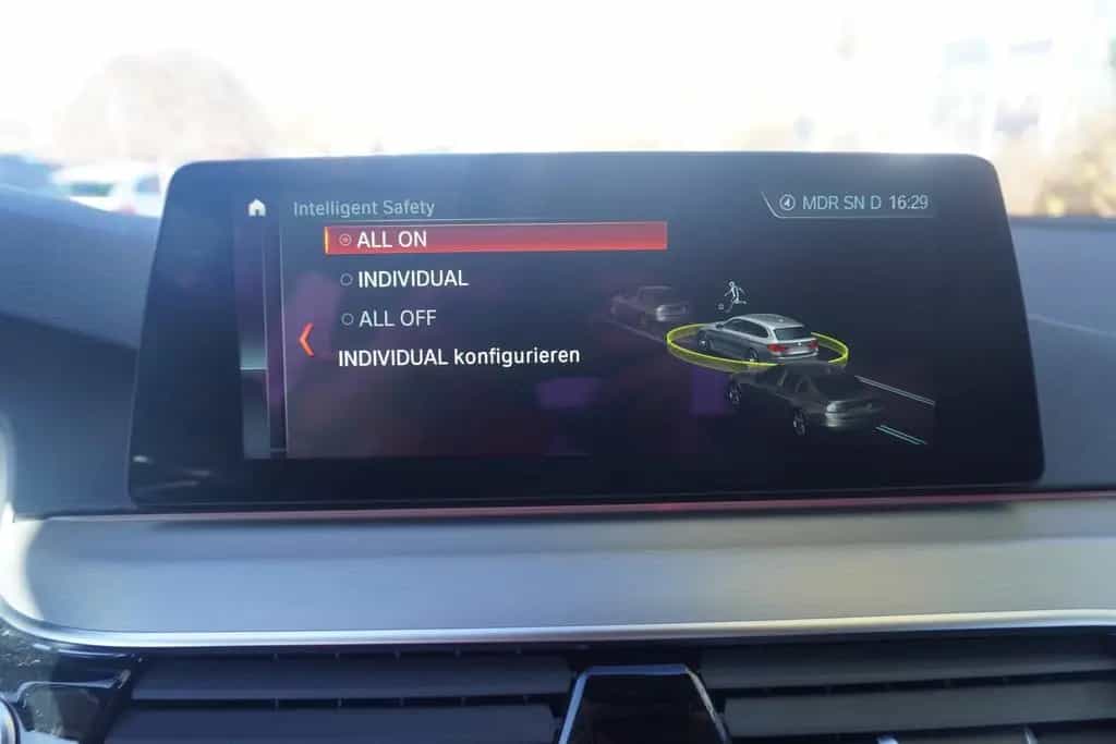 BMW 5 Series 520i Touring Sport Line LED Navi Head-Up AHK PDC 06/2018-photo-15