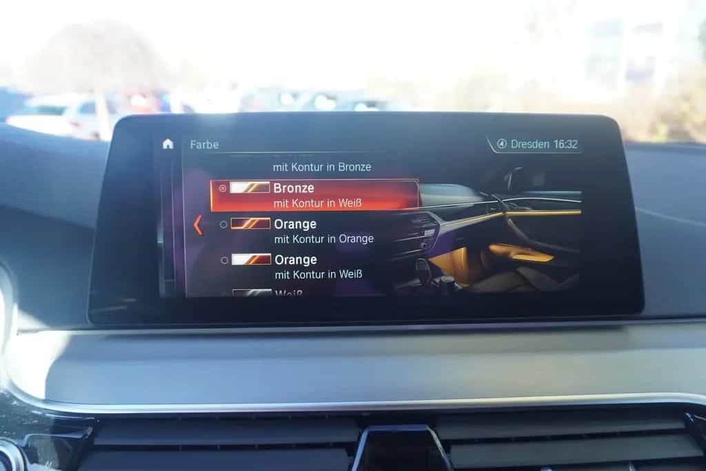 BMW 5 Series 520i Touring Sport Line LED Navi Head-Up AHK PDC 06/2018-photo-17