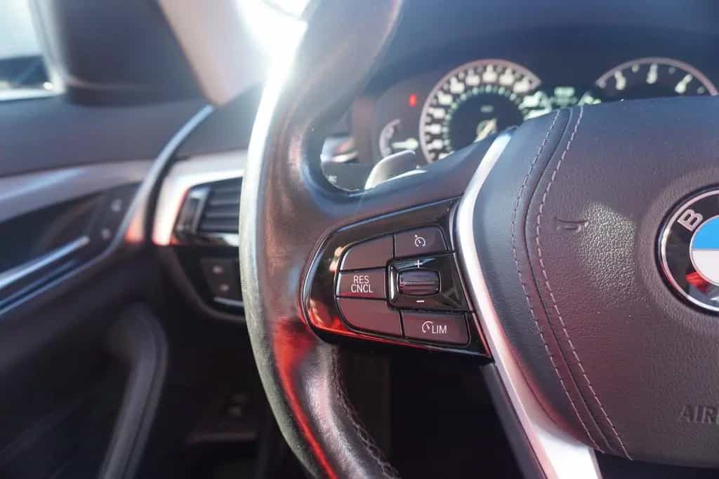 BMW 5 Series 520i Touring Sport Line LED Navi Head-Up AHK PDC 06/2018-photo-21