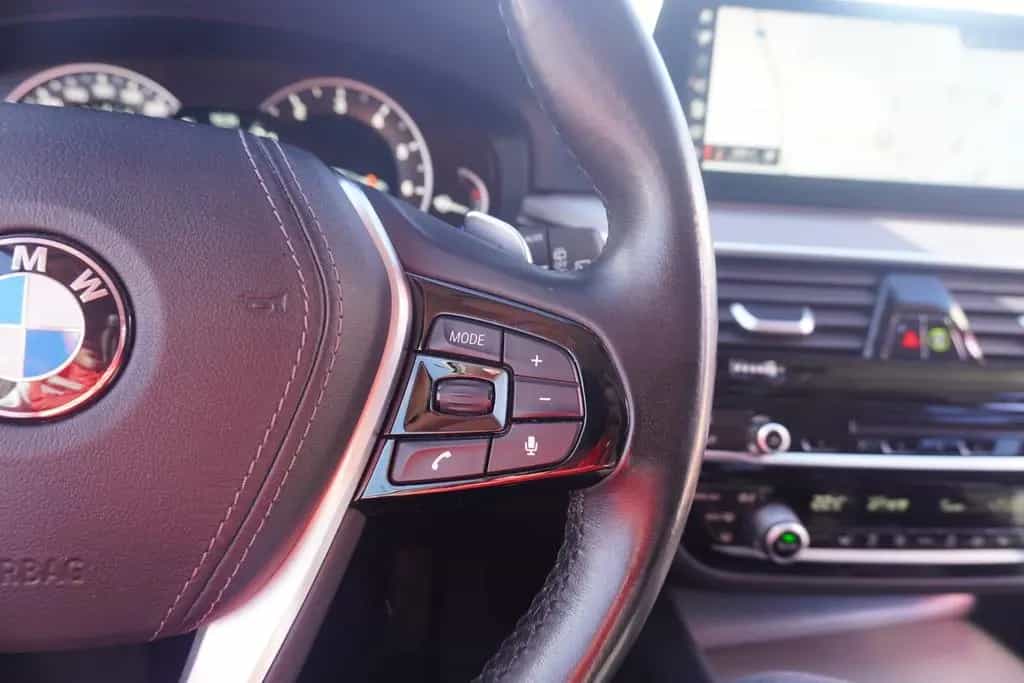 BMW 5 Series 520i Touring Sport Line LED Navi Head-Up AHK PDC 06/2018-photo-22