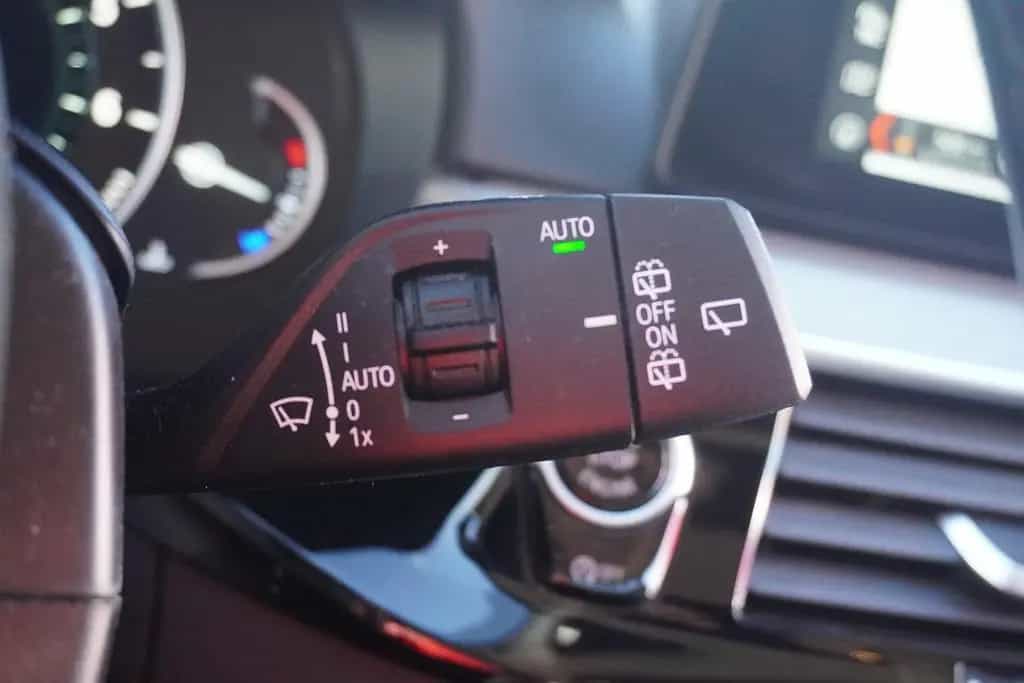 BMW 5 Series 520i Touring Sport Line LED Navi Head-Up AHK PDC 06/2018-photo-24