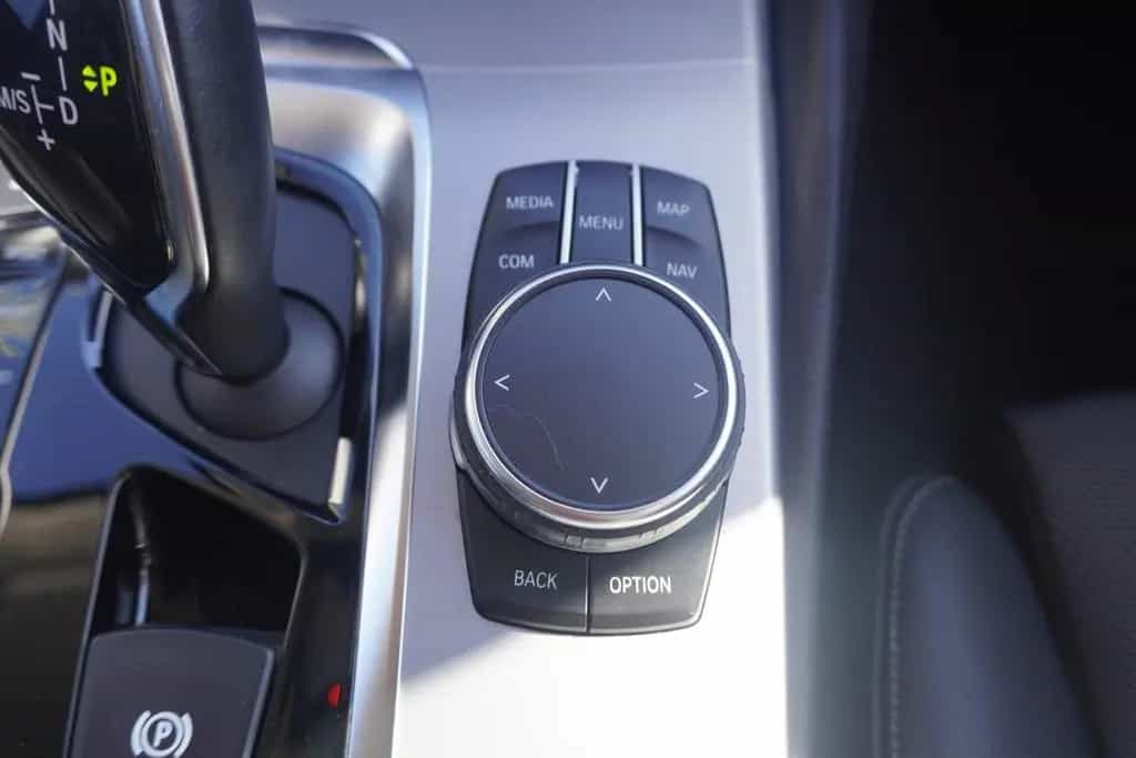 BMW 5 Series 520i Touring Sport Line LED Navi Head-Up AHK PDC 06/2018-photo-26