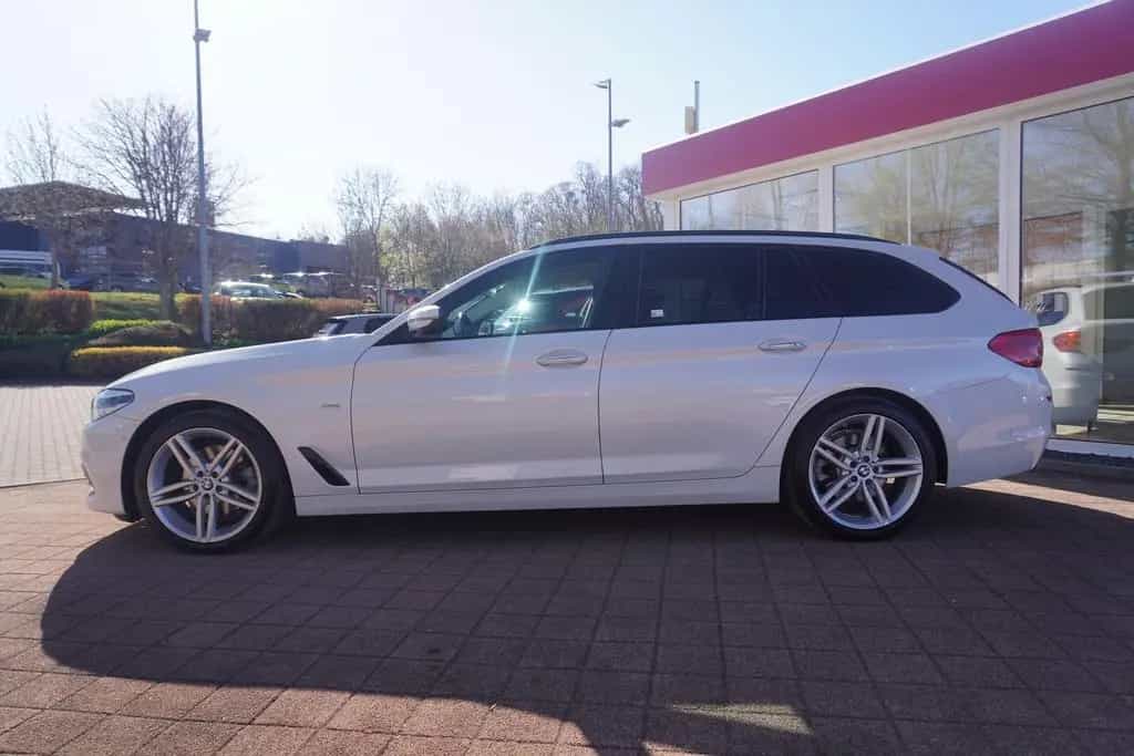 BMW 5 Series 520i Touring Sport Line LED Navi Head-Up AHK PDC 06/2018-photo-6