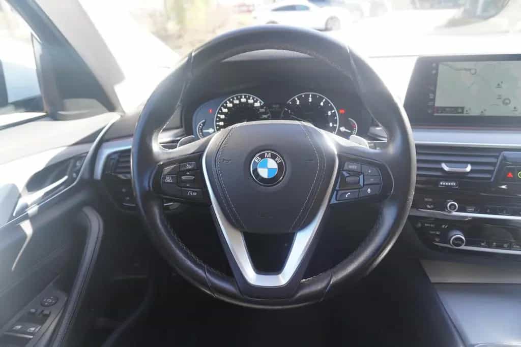 BMW 5 Series 520i Touring Sport Line LED Navi Head-Up AHK PDC 06/2018-photo-8