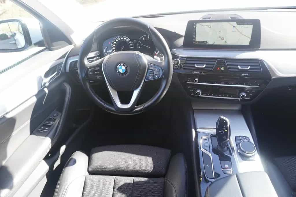 BMW 5 Series 520i Touring Sport Line LED Navi Head-Up AHK PDC 06/2018-photo-9