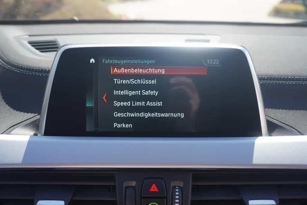 BMW X2 sDrive 18 i Advantage Navi PDC LED 03/2019-photo-13